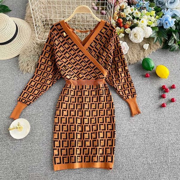 luxury women dress designer casual dress double f jacquard embroidery knitted elastic sweater v-neck suit, Black;gray
luxury women dress designer casual dress double f jacquard embroidery knitted elastic sweater v-neck suit, Black;gray
