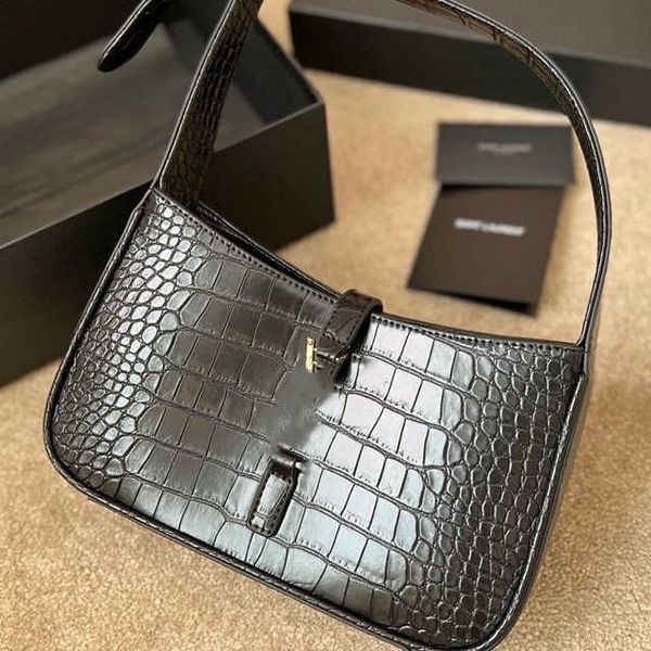 luxury designer shoulder bags crossbody bag tote 2023 spring summer new women's net red the same armpit is simple versatile bags handba
luxury designer shoulder bags crossbody bag tote 2023 spring summer new women's net red the same armpit is simple versatile bags handba