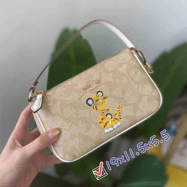 inclined handbag designer coch luxury fashion women bag shoulder bags cc versatile purses cochs totes large capacity saddle coal wallet 5a8v
inclined handbag designer coch luxury fashion women bag shoulder bags cc versatile purses cochs totes large capacity saddle coal wallet 5a8v