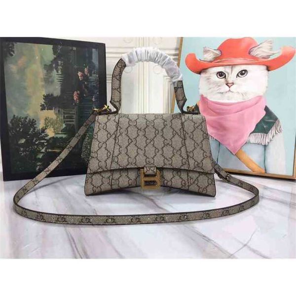 bags family cowhide women's bag new sling single shoulder diagonal hand hourglass fashionable small square medium letter horizontal sty
bags family cowhide women's bag new sling single shoulder diagonal hand hourglass fashionable small square medium letter horizontal sty