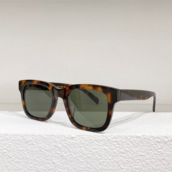 sunglasses for women and men summer 40232 style anti-ultraviolet retro plate full frame glasees random box, White;black
sunglasses for women and men summer 40232 style anti-ultraviolet retro plate full frame glasees random box, White;black