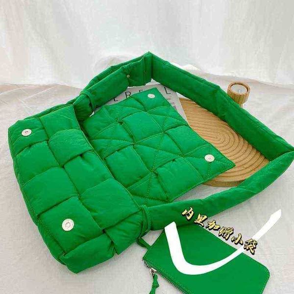 evening bags designer woven messenger bag nylon padded shoulder crossbody s cotton cushion handbag female 220623 
evening bags designer woven messenger bag nylon padded shoulder crossbody s cotton cushion handbag female 220623