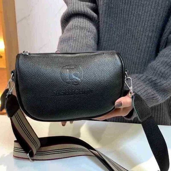shopping bag trend fashion crossbody designer handbag leather saddle casual vintage tote shoulder bag for girl messenger 220723
shopping bag trend fashion crossbody designer handbag leather saddle casual vintage tote shoulder bag for girl messenger 220723