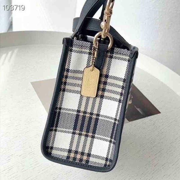 designer luxury women bag coch handbag fashion inclined shoulder bags cc versatile purses cochs totes large capacity saddle coal wallet 5a9z
designer luxury women bag coch handbag fashion inclined shoulder bags cc versatile purses cochs totes large capacity saddle coal wallet 5a9z