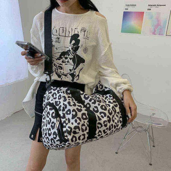 duffel bag nylon travel bag dry wet separation large capacity yoga women luggage cow pattern portable shoulder with shoe bit 220728
duffel bag nylon travel bag dry wet separation large capacity yoga women luggage cow pattern portable shoulder with shoe bit 220728