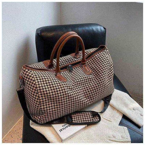 new lattice one shoulder portable oblique span short distance travel bag boarding luggage men's sports fitness women's purses
new lattice one shoulder portable oblique span short distance travel bag boarding luggage men's sports fitness women's purses