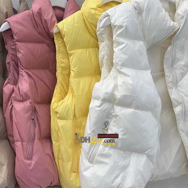 womens down coat winter puffer jacket clothing outerwear vests designer parka women jackets with letter flower luxury streetwear, Black;white
womens down coat winter puffer jacket clothing outerwear vests designer parka women jackets with letter flower luxury streetwear, Black;white