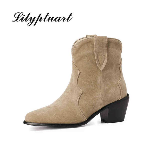 boots 2022 retro style showing women punch shoe western suede short ankle thick heel 6.5cm shoes for 220901, Black
boots 2022 retro style showing women punch shoe western suede short ankle thick heel 6.5cm shoes for 220901, Black