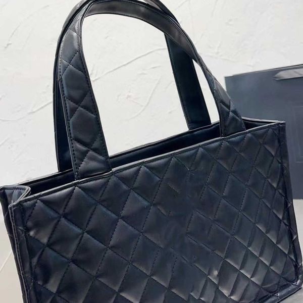 luxury designer handbags shoulder bags tote 2023 new style versatile large capacity shopping bag women's messenger black and white diam
luxury designer handbags shoulder bags tote 2023 new style versatile large capacity shopping bag women's messenger black and white diam