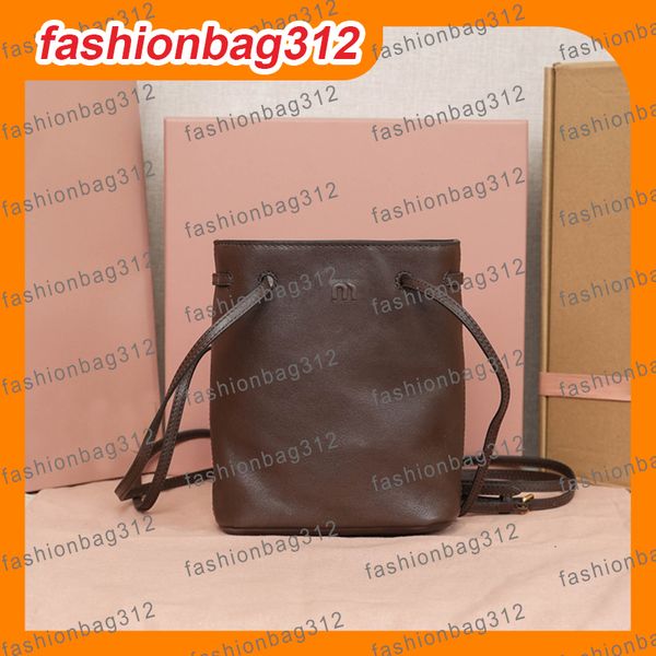 Fashionable Designer Bucket Bag Featuring High-Quality Material Spacious Luxury Leather Hobo Purse shoulder bag tote crossbody Wallet handbags Backpack Style, #1
Fashionable Designer Bucket Bag Featuring High-Quality Material Spacious Luxury Leather Hobo Purse shoulder bag tote crossbody Wallet handbags Backpack Style, #1