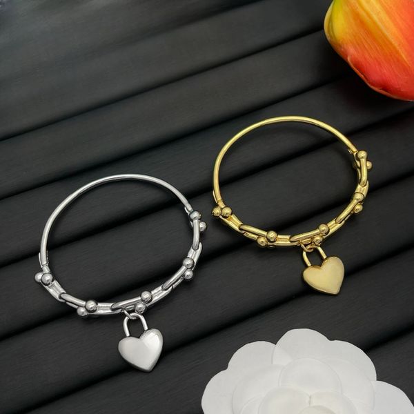 Heart-shaped Pendant Bracelet T-shaped Bracelet Designer Bracelet High-quality Women's Bracelet Brand Gift Gold and Silver Colors Classic Elegant Bracelet
Heart-shaped Pendant Bracelet T-shaped Bracelet Designer Bracelet High-quality Women's Bracelet Brand Gift Gold and Silver Colors Classic Elegant Bracelet
