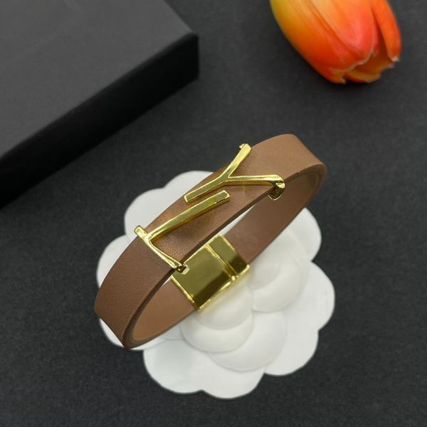 Luxurious Leather Rope Bracelet Designer Leather Bracelet High-quality Genuine Leather Handcrafted Valentine's Day Gift Couple Bracelet
Luxurious Leather Rope Bracelet Designer Leather Bracelet High-quality Genuine Leather Handcrafted Valentine's Day Gift Couple Bracelet