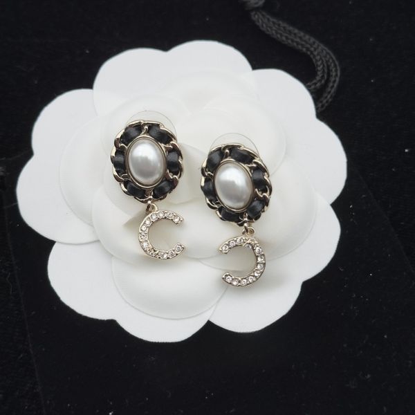 Designers Earrings Gold Plated Luxury Brand Stud Earrings Geometric Women Crystal Rhinestone Pearl Party Gift jewelry
Designers Earrings Gold Plated Luxury Brand Stud Earrings Geometric Women Crystal Rhinestone Pearl Party Gift jewelry