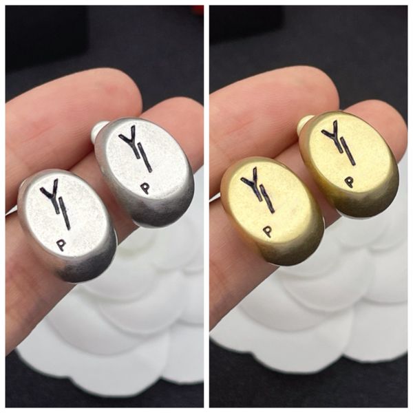 Designer Earrings Gold and Silver Colors Vintage Distressed Earrings Letter-shaped Stud Earrings Suitable for Both Men and Women Luxurious Earrings High Quality
Designer Earrings Gold and Silver Colors Vintage Distressed Earrings Letter-shaped Stud Earrings Suitable for Both Men and Women Luxurious Earrings High Quality