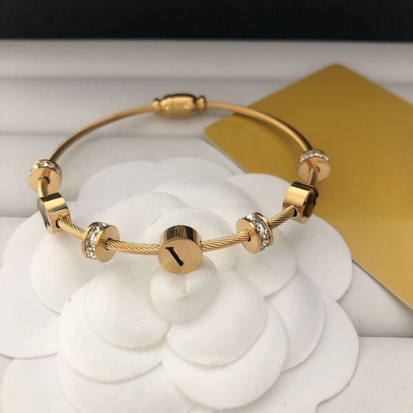 Titanium Steel Diamond Bracelet High-quality Women's Jewelry Leather Bracelet Handmade Festival Gift with Logo and Packaging Box
Titanium Steel Diamond Bracelet High-quality Women's Jewelry Leather Bracelet Handmade Festival Gift with Logo and Packaging Box