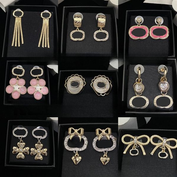 High Quality Stud Fashion Stud Earrings Woman Diamond Pearl Letter Stud Earrings Designer Earring Multi Colors C Letter Women Wedding Gifts Jewelry
High Quality Stud Fashion Stud Earrings Woman Diamond Pearl Letter Stud Earrings Designer Earring Multi Colors C Letter Women Wedding Gifts Jewelry