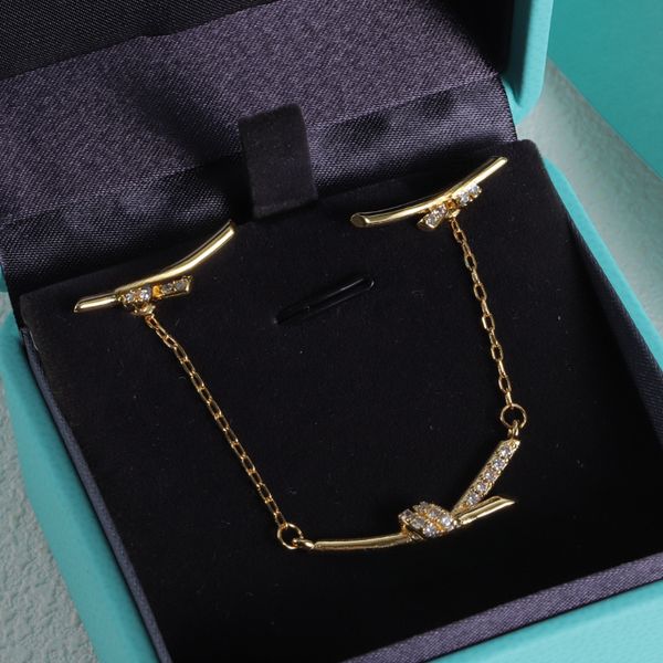 Designer Twisted Rope Necklace Women's Diamond Necklace and Earrings Set Classic Jewelry Set Practical for Everyday Use Holiday Gift
Designer Twisted Rope Necklace Women's Diamond Necklace and Earrings Set Classic Jewelry Set Practical for Everyday Use Holiday Gift