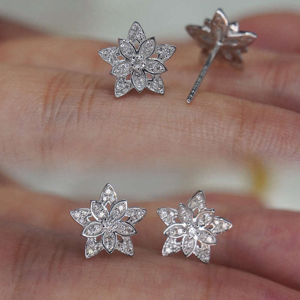 Huitan Inlaid Zircon Flower Stud for Women Fashionable Exquisite Pastoral Daily Wear Trendy Earrings