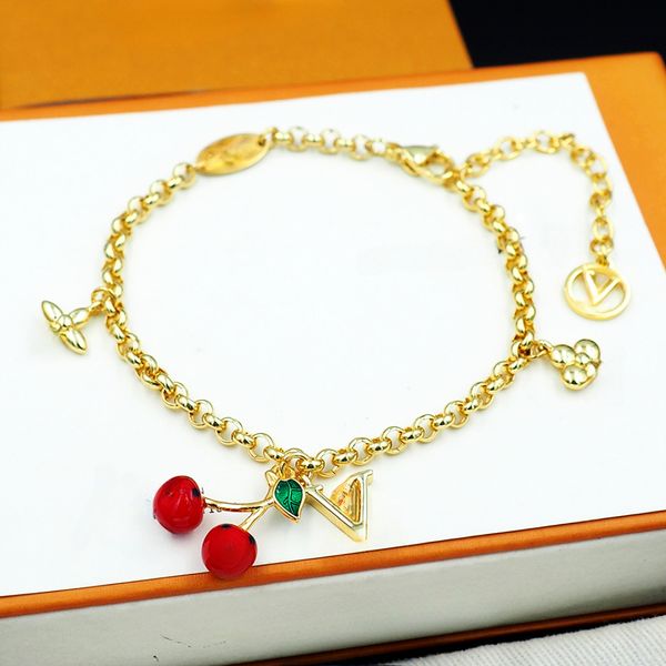 Designer Necklace Brand Luxury Women Bangle Classic Pendant Bracelet Set Wedding Party Chain Jewelry Gift with Box
Designer Necklace Brand Luxury Women Bangle Classic Pendant Bracelet Set Wedding Party Chain Jewelry Gift with Box