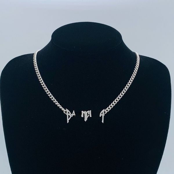 Designer Necklace Unisex Cuban Chain Necklace Letter B Pendant Necklace Personalized Hip-hop Style Holiday Gift with Box
Designer Necklace Unisex Cuban Chain Necklace Letter B Pendant Necklace Personalized Hip-hop Style Holiday Gift with Box