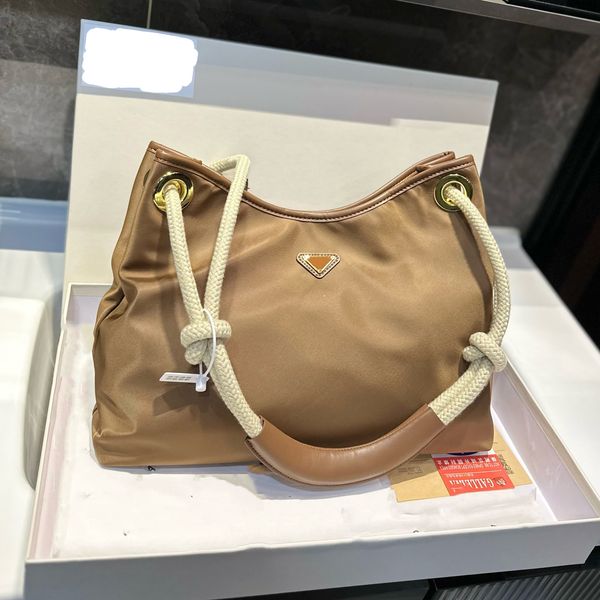 Designer Bag Shoulder bag Cross Body Luxury Fashion Tote Bag High Quality Genuine Leather mini Bag Beach Bag New Style Womens Handbag 0102, #3
Designer Bag Shoulder bag Cross Body Luxury Fashion Tote Bag High Quality Genuine Leather mini Bag Beach Bag New Style Womens Handbag 0102, #3