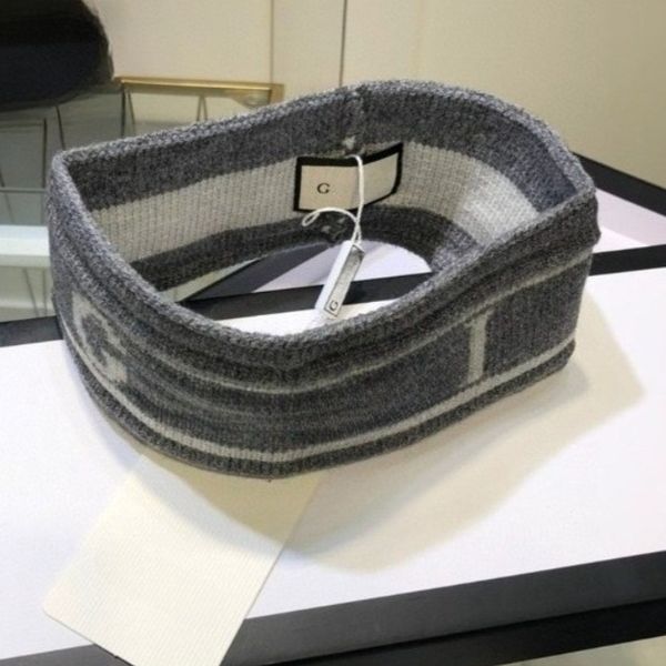 Wool Blend Headband for Women Fashionable High Elasticity Sports Fitness Headband with Stylish Letter Accents Multifunctional
Wool Blend Headband for Women Fashionable High Elasticity Sports Fitness Headband with Stylish Letter Accents Multifunctional