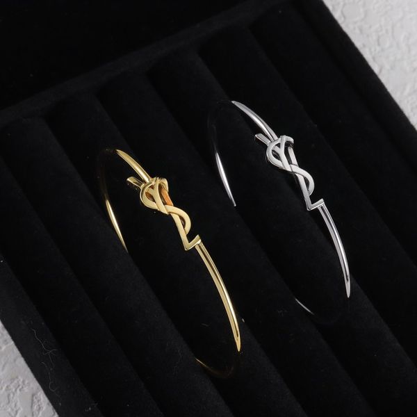 Designer Bracelets Letter Bracelets Simple and Fashionable Letter Luxury Bracelets Suitable for Women and Girls Holiday Gifts Gold and Silver
Designer Bracelets Letter Bracelets Simple and Fashionable Letter Luxury Bracelets Suitable for Women and Girls Holiday Gifts Gold and Silver