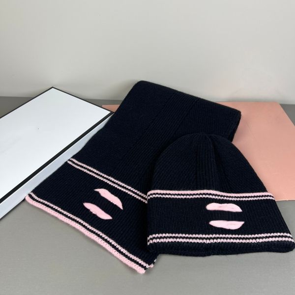 Contrast Knitted Ha…