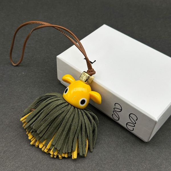 Luxury Leather Pendant Elf-shaped Keychain High-quality Full-leather Elf Series Pendant Cute and Interesting Leather Pendant Luxury Accessories Holiday Gifts, The box
Luxury Leather Pendant Elf-shaped Keychain High-quality Full-leather Elf Series Pendant Cute and Interesting Leather Pendant Luxury Accessories Holiday Gifts, The box