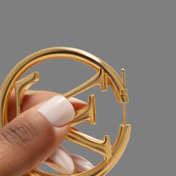 Earings Designer For Women Luxury Jewelry Livs Gold Hoop Earrings Orecchini Fashion High Quality Jewelry With Box Valentines Day Gifts 4CM 18K Gold Plated Luxe
Earings Designer For Women Luxury Jewelry Livs Gold Hoop Earrings Orecchini Fashion High Quality Jewelry With Box Valentines Day Gifts 4CM 18K Gold Plated Luxe