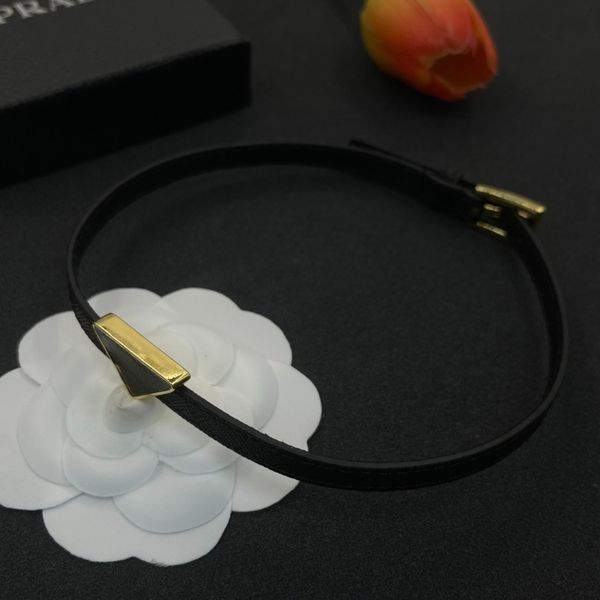 Designer Leather Collar Clavicle Necklace Classic Design Belt Buckle Necklace Adjustable Size High Quality Leather Necklace Unisex
Designer Leather Collar Clavicle Necklace Classic Design Belt Buckle Necklace Adjustable Size High Quality Leather Necklace Unisex