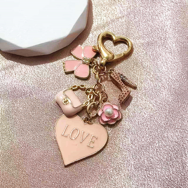 fashion womens Luxury designer keychain top quality womens keychains car keychains stainless steel leather designer keychains