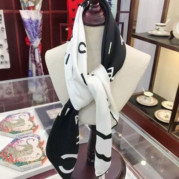 Designer Monogram Printed Silk Scarf Fashion Simple Headband Women's Top Luxury Shawl Large Silk Head Scarf
Designer Monogram Printed Silk Scarf Fashion Simple Headband Women's Top Luxury Shawl Large Silk Head Scarf