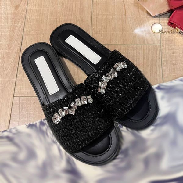 Designer Ladies Flat Base Woven Slippers Rhinestone Embellishments Classic Round Toe Indoor Casual Shoes Ladies Summer Outdoor Mule Slide Beach Shoes With Dust Bag, White
Designer Ladies Flat Base Woven Slippers Rhinestone Embellishments Classic Round Toe Indoor Casual Shoes Ladies Summer Outdoor Mule Slide Beach Shoes With Dust Bag, White