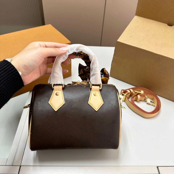 Evening Bags speedys Totes Bags Top Designer Mini Nano Shoulder Bag Women Leather Denim Crossbody Luxury Brand Embossed Tote Purse Brown Flower, 24_ color
Evening Bags speedys Totes Bags Top Designer Mini Nano Shoulder Bag Women Leather Denim Crossbody Luxury Brand Embossed Tote Purse Brown Flower, 24_ color