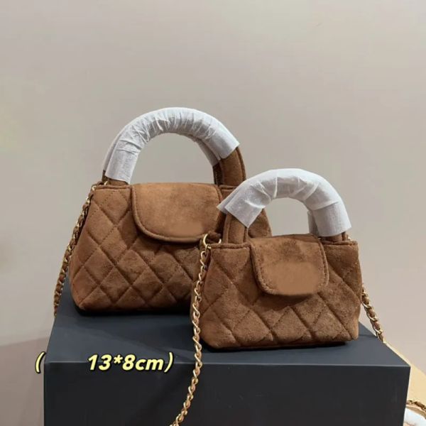 Designer Ladies Suede Handbag Mini Shopping Bag Golden Hardware Diamond Lattice Matelasse Chain Autumn Tote Crossbody Bags Luxury Shoulder Purse 3 Colors, Brown
Designer Ladies Suede Handbag Mini Shopping Bag Golden Hardware Diamond Lattice Matelasse Chain Autumn Tote Crossbody Bags Luxury Shoulder Purse 3 Colors, Brown