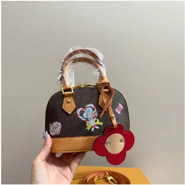 24ss Women Luxurys Designers Bags Leather Shell Totes Handbag Wallets Bag Messenger Purse Card Holder pouch Laptop Bag Messenger Bag 16cm, T1
24ss Women Luxurys Designers Bags Leather Shell Totes Handbag Wallets Bag Messenger Purse Card Holder pouch Laptop Bag Messenger Bag 16cm, T1