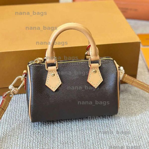Top Designer Shoulder Bags Mini Nano 16cm Shoulder Bag Women Leather Denim Crossbody Luxury Brand Embossed Totes Purse Brown Flower Handbag 2024 BFG2410104, 35_color
Top Designer Shoulder Bags Mini Nano 16cm Shoulder Bag Women Leather Denim Crossbody Luxury Brand Embossed Totes Purse Brown Flower Handbag 2024 BFG2410104, 35_color