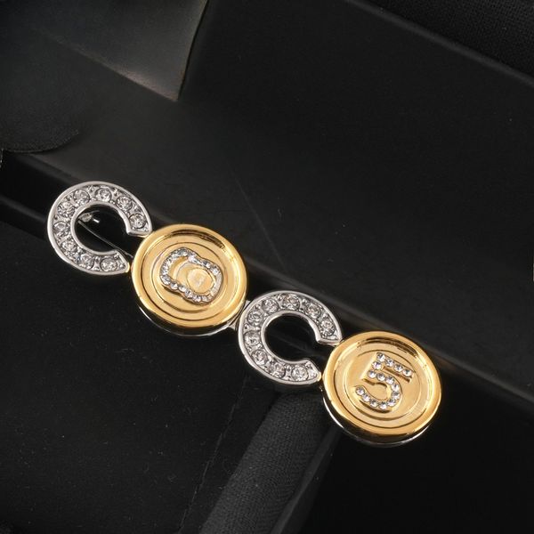 Women Crystal Brooches 18K Gold Plated Rhinestone Pearl Classic Jewelry Details Sophisticated Jewelry for Women Perfect for Evening Events and Parties 
Women Crystal Brooches 18K Gold Plated Rhinestone Pearl Classic Jewelry Details Sophisticated Jewelry for Women Perfect for Evening Events and Parties
