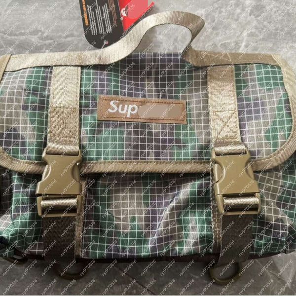 Checkered Solid Color Lightweight Travel Outdoor Men's Sports Women's Simple Casual Single Shoulder Bag, Green
Checkered Solid Color Lightweight Travel Outdoor Men's Sports Women's Simple Casual Single Shoulder Bag, Green