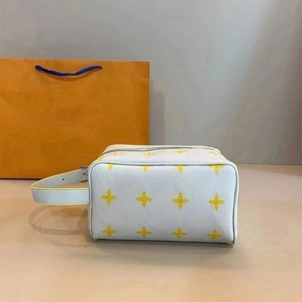 Elegant Multi-Functional Luxury Shoulder Bag - Choose from 10 Beautiful Colors for a Timeless Everyday Style, A3
Elegant Multi-Functional Luxury Shoulder Bag - Choose from 10 Beautiful Colors for a Timeless Everyday Style, A3