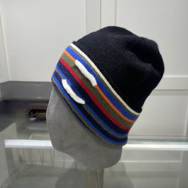 Color Stripe Beanie…
