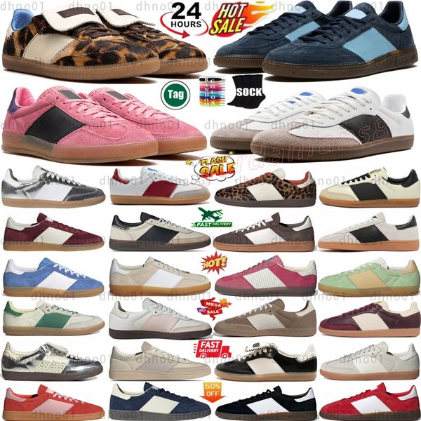 Addiadas Handball shoes sneakers Indoor bad bunny trainers women men Red Leopard Cloud White Core black Earth Gum navy Silver Metallic
Addiadas Handball shoes sneakers Indoor bad bunny trainers women men Red Leopard Cloud White Core black Earth Gum navy Silver Metallic