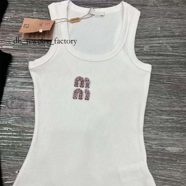 Muis Tank Top Tshirt Designer Embroidery Beadingtops Women Tops Croptop Vest Summer Slim Sleeveless Breathable Knitted Pure Cotton Pullover Womens Sport Top 9b8, Beige
Muis Tank Top Tshirt Designer Embroidery Beadingtops Women Tops Croptop Vest Summer Slim Sleeveless Breathable Knitted Pure Cotton Pullover Womens Sport Top 9b8, Beige