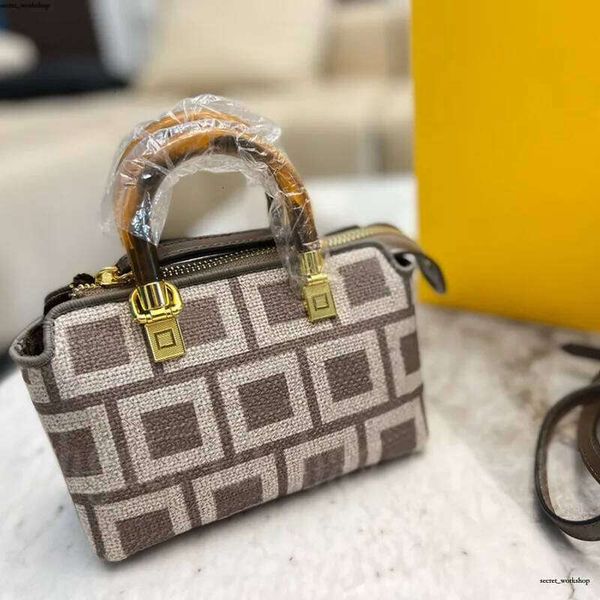 FF Bga 10A Top Mirror 45678218 Quality Baguette Ladies Mini Messenger Designer Fashion Boston Cute Delicate Large Capacity Brand F Handbag Womens Bag Cad, Deep brown
FF Bga 10A Top Mirror 45678218 Quality Baguette Ladies Mini Messenger Designer Fashion Boston Cute Delicate Large Capacity Brand F Handbag Womens Bag Cad, Deep brown