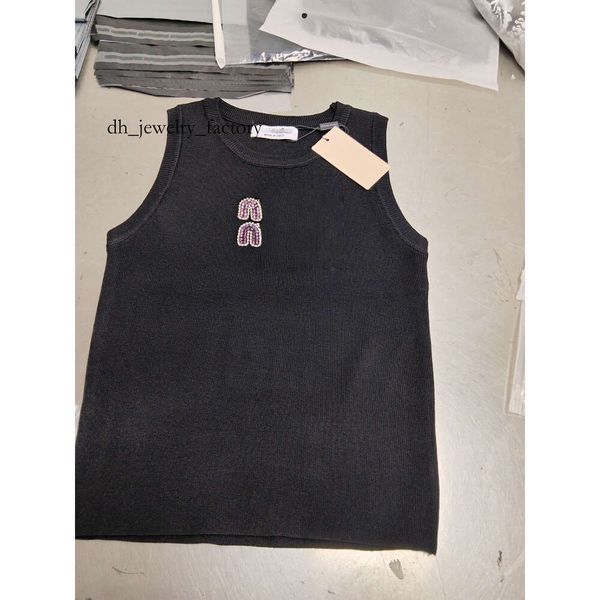 Muis Tank Top Tshirt Designer Embroidery Beadingtops Women Tops Croptop Vest Summer Slim Sleeveless Breathable Knitted Pure Cotton Pullover Womens Sport Top 062, Purple 
Muis Tank Top Tshirt Designer Embroidery Beadingtops Women Tops Croptop Vest Summer Slim Sleeveless Breathable Knitted Pure Cotton Pullover Womens Sport Top 062, Purple