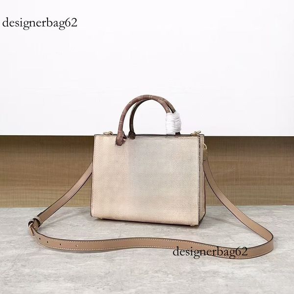 Designer luxury factory direct hair Brand New Maggie Vintage Floral Shaped Rossbody Women's Bag Large Apacity Shopping Tote Handbag
Designer luxury factory direct hair Brand New Maggie Vintage Floral Shaped Rossbody Women's Bag Large Apacity Shopping Tote Handbag