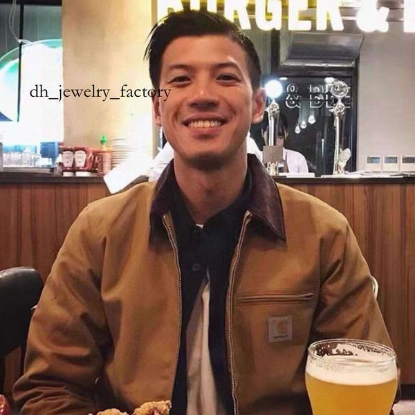 Carrharts Jacket High Quality 25Fw Designer Vintage Washed Canvas Fashion Brand Detroit Casual Loose Outwear Coats Work Clothes carharttlies bdg b90 219, Tripod clip - thickened purple 
Carrharts Jacket High Quality 25Fw Designer Vintage Washed Canvas Fashion Brand Detroit Casual Loose Outwear Coats Work Clothes carharttlies bdg b90 219, Tripod clip - thickened purple