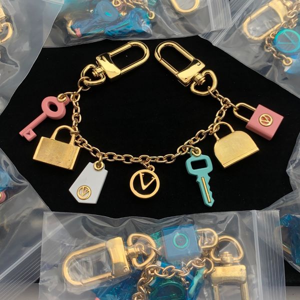 High Quality Keychain Classic Exquisite Luxury Designer Car Keyring Zinc Alloy Letter Unisex Lanyard Gold Black Metal Small Jewelry
High Quality Keychain Classic Exquisite Luxury Designer Car Keyring Zinc Alloy Letter Unisex Lanyard Gold Black Metal Small Jewelry