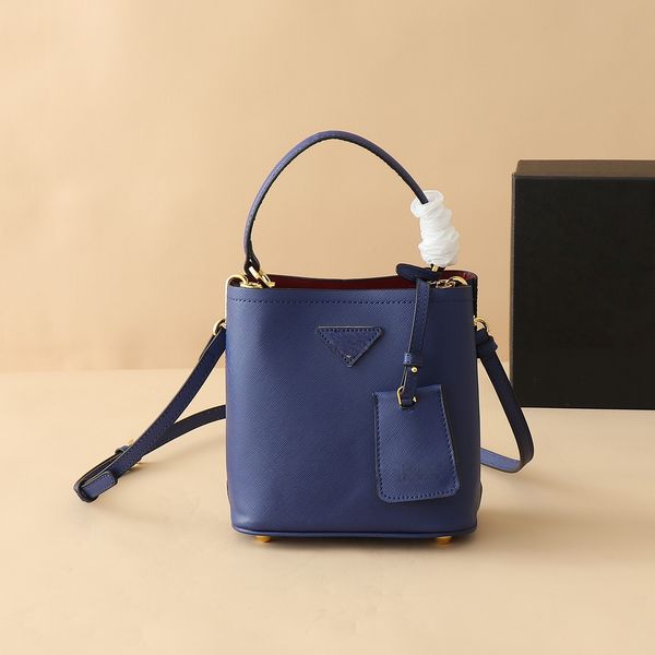 A628 - Aaaa Solid C…